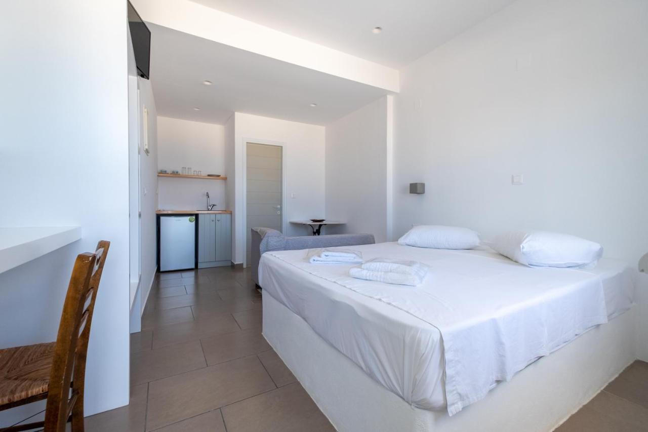 Lorenzo Studios And Suites Paros Naousa  Ngoại thất bức ảnh